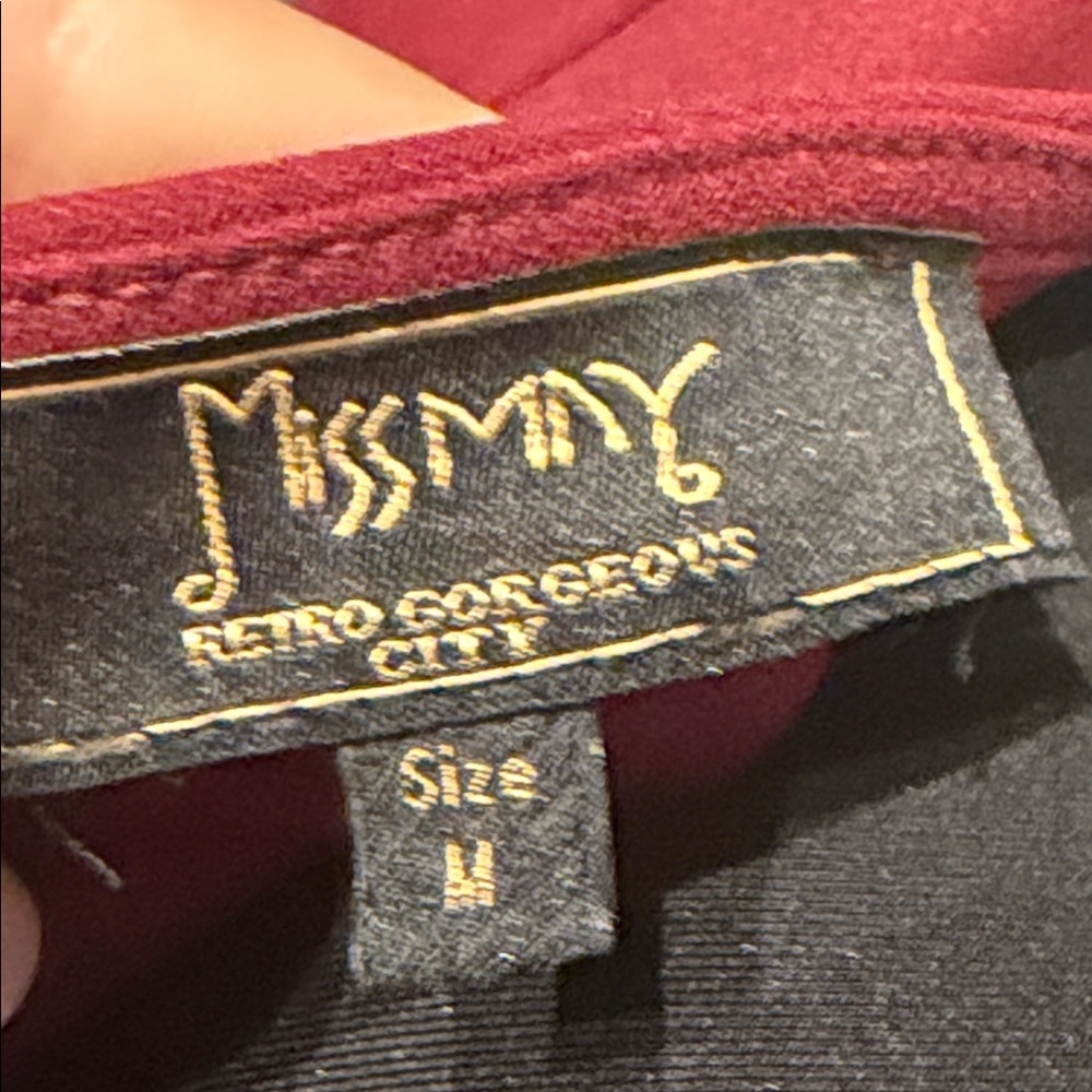 Chic Burgundy Midi Dress with Lace Detail - Picture 5 of 7